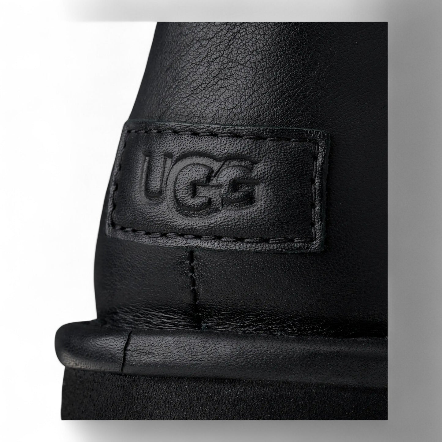 WOMENS UGG CLASSIC ESMEE LEATHER BOOT