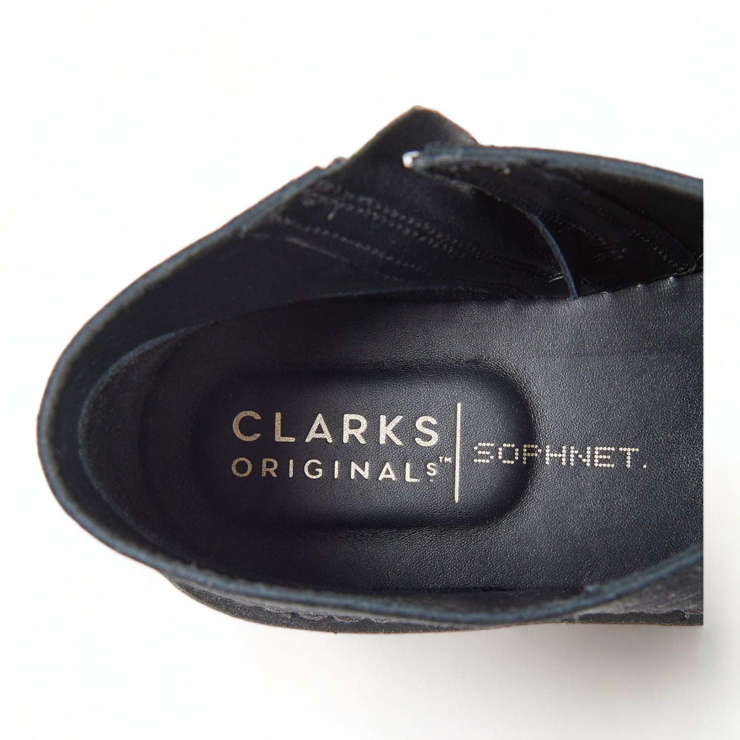 SOPHNET. CLARKS DESERT BOOTS