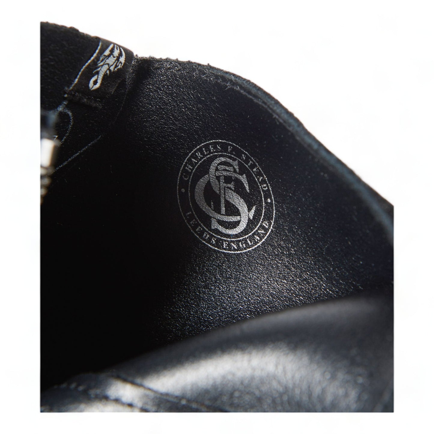 SOPHNET. CLARKS DESERT BOOTS