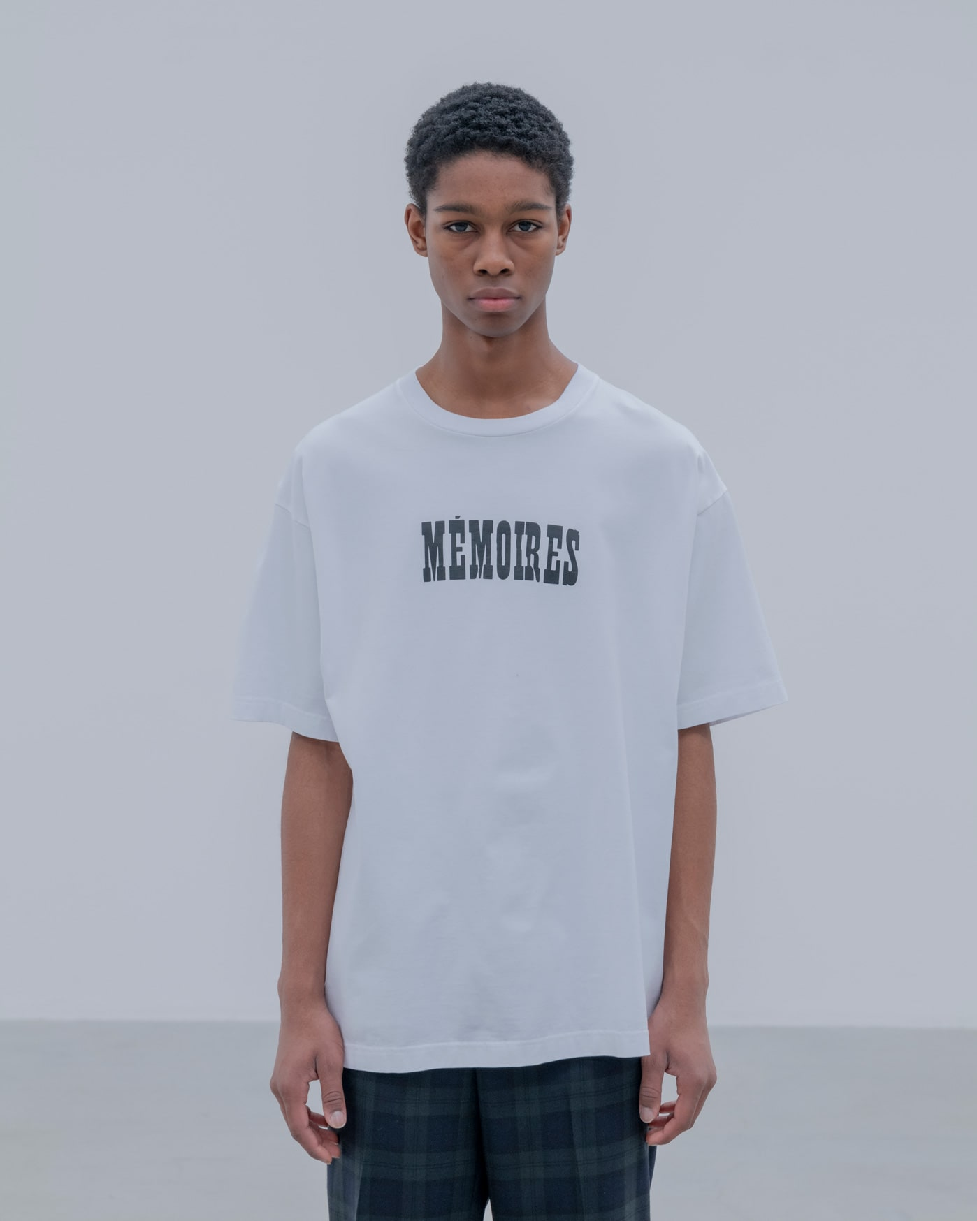 UNIFORM EXPERIMENT ASGER JORN: MEMOIRES TEE