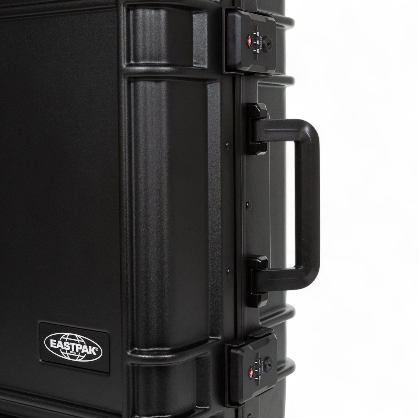 EASTPAK RESIST'R CASE