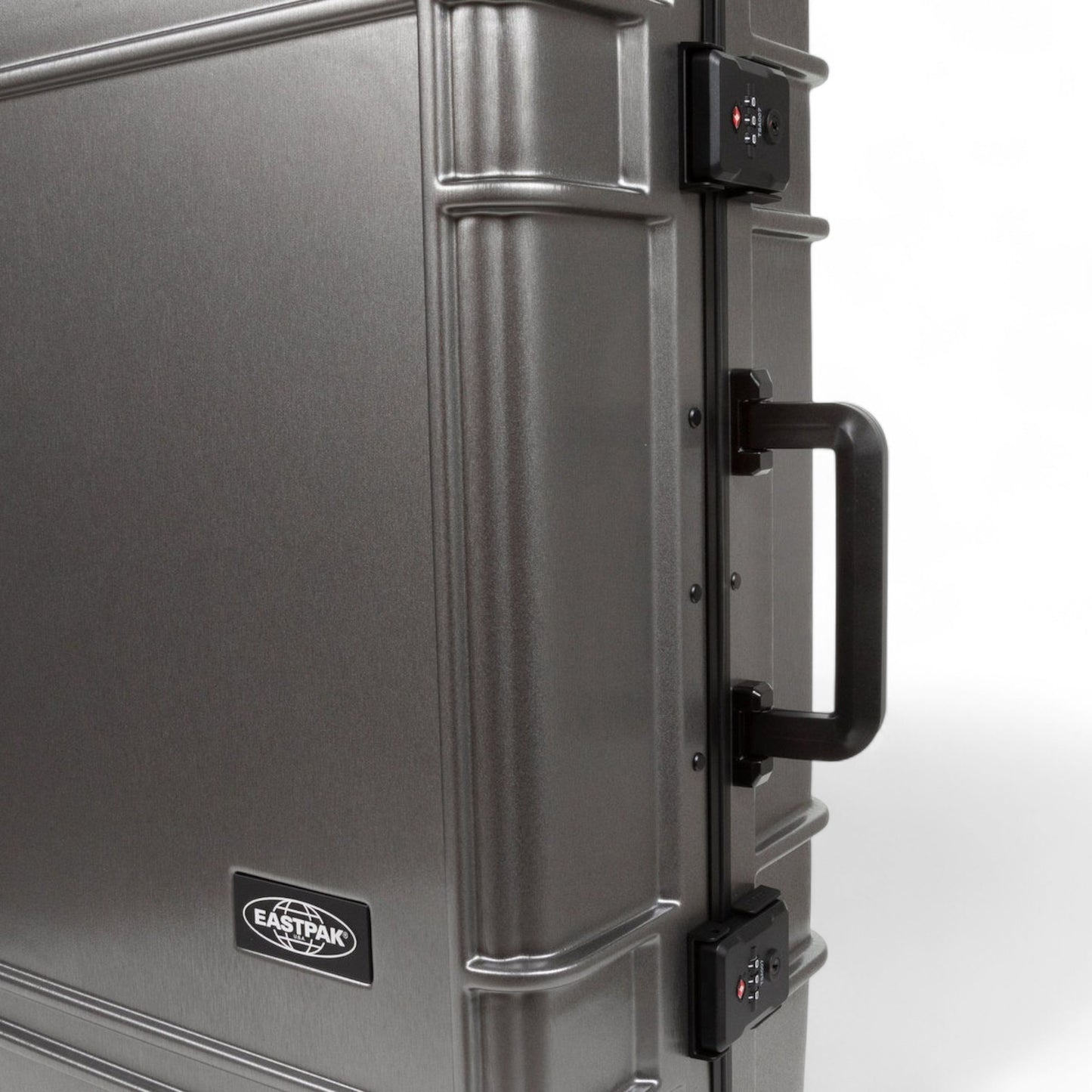 EASTPAK RESIST'R CASE