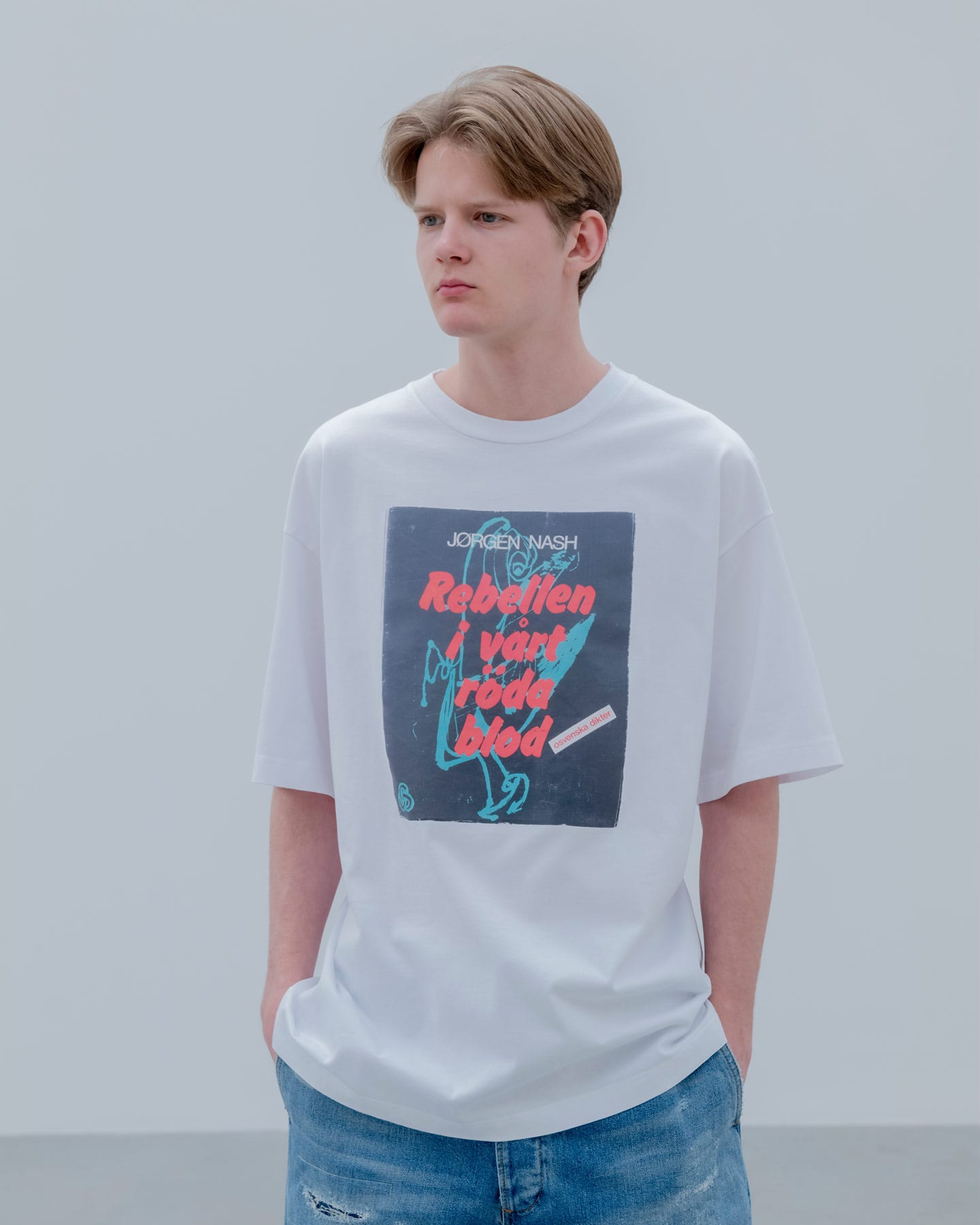 UNIFORM EXPERIMENT JORGEN NASH REBELLEN I VART RODA BLOD TEE