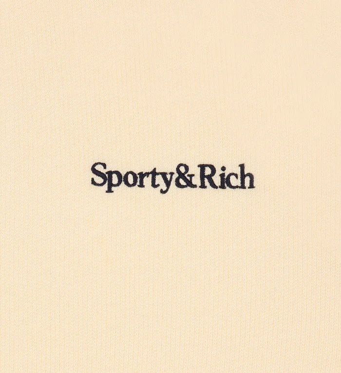 SPORTY & RICH SERIF LOGO SOFT GYM SHORT