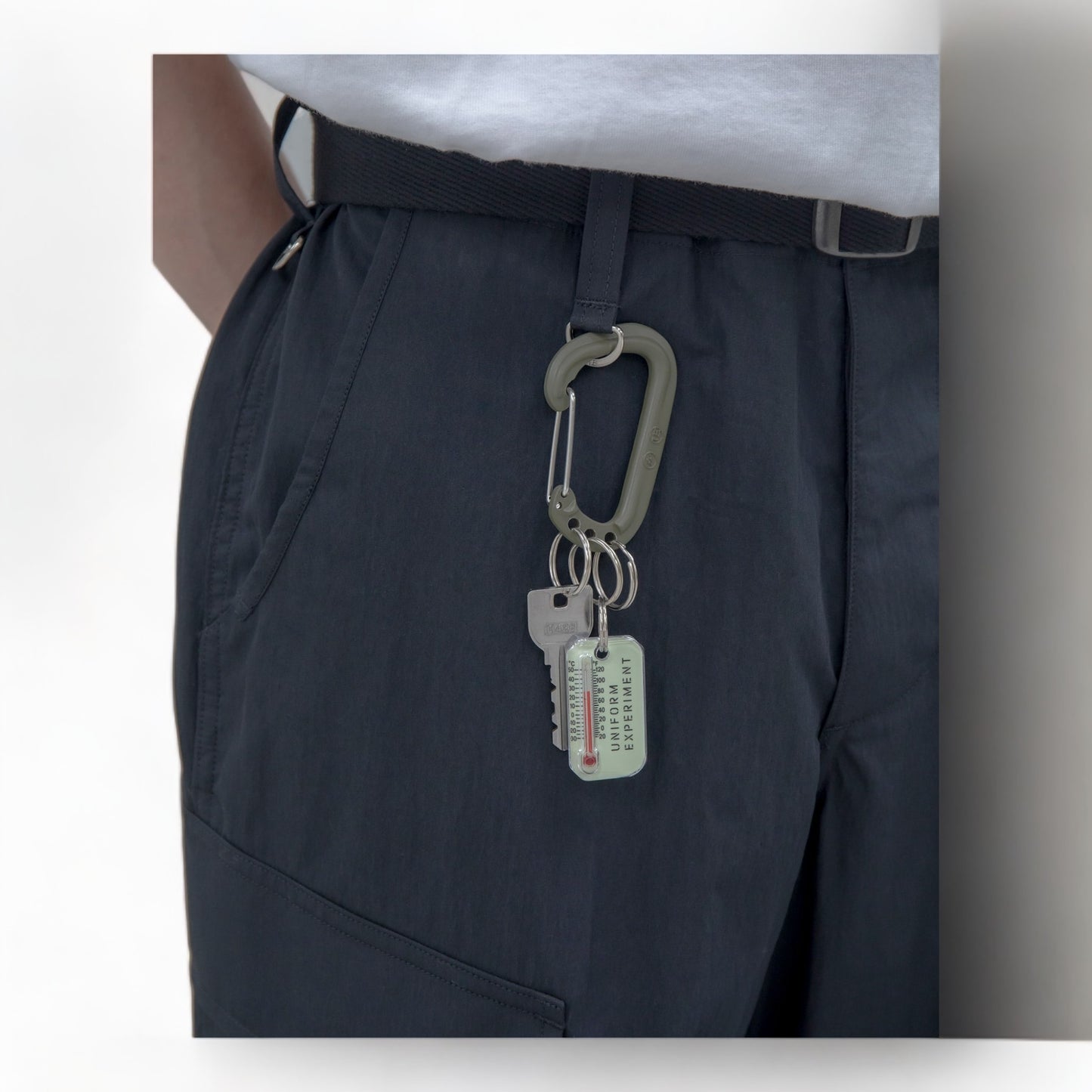 UNIFORM EXPERIMENT LUMAZIP ZIPPERPULL THERMOMETER