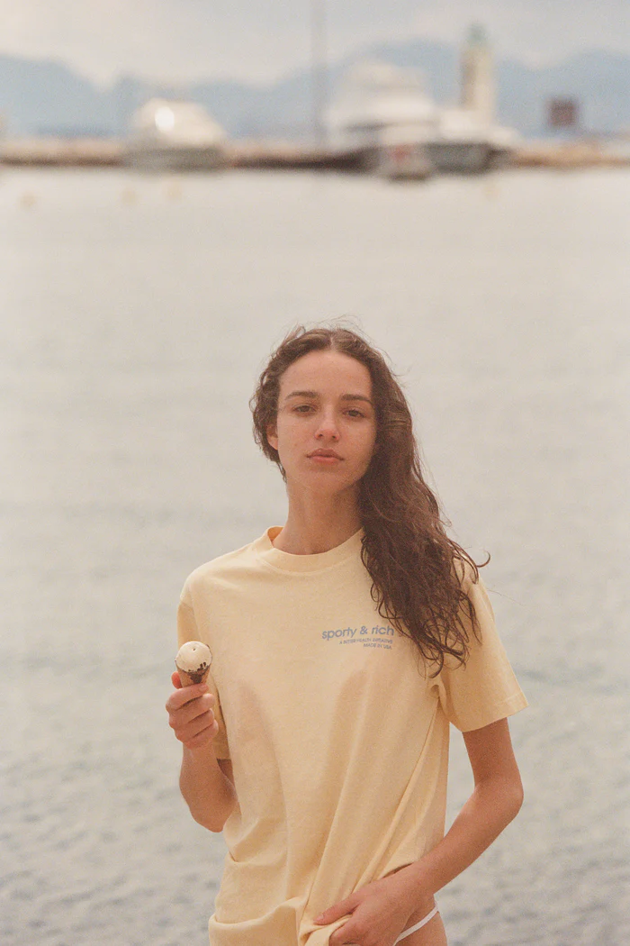 SPORTY & RICH USA HEALTH CLUB T-SHIRT