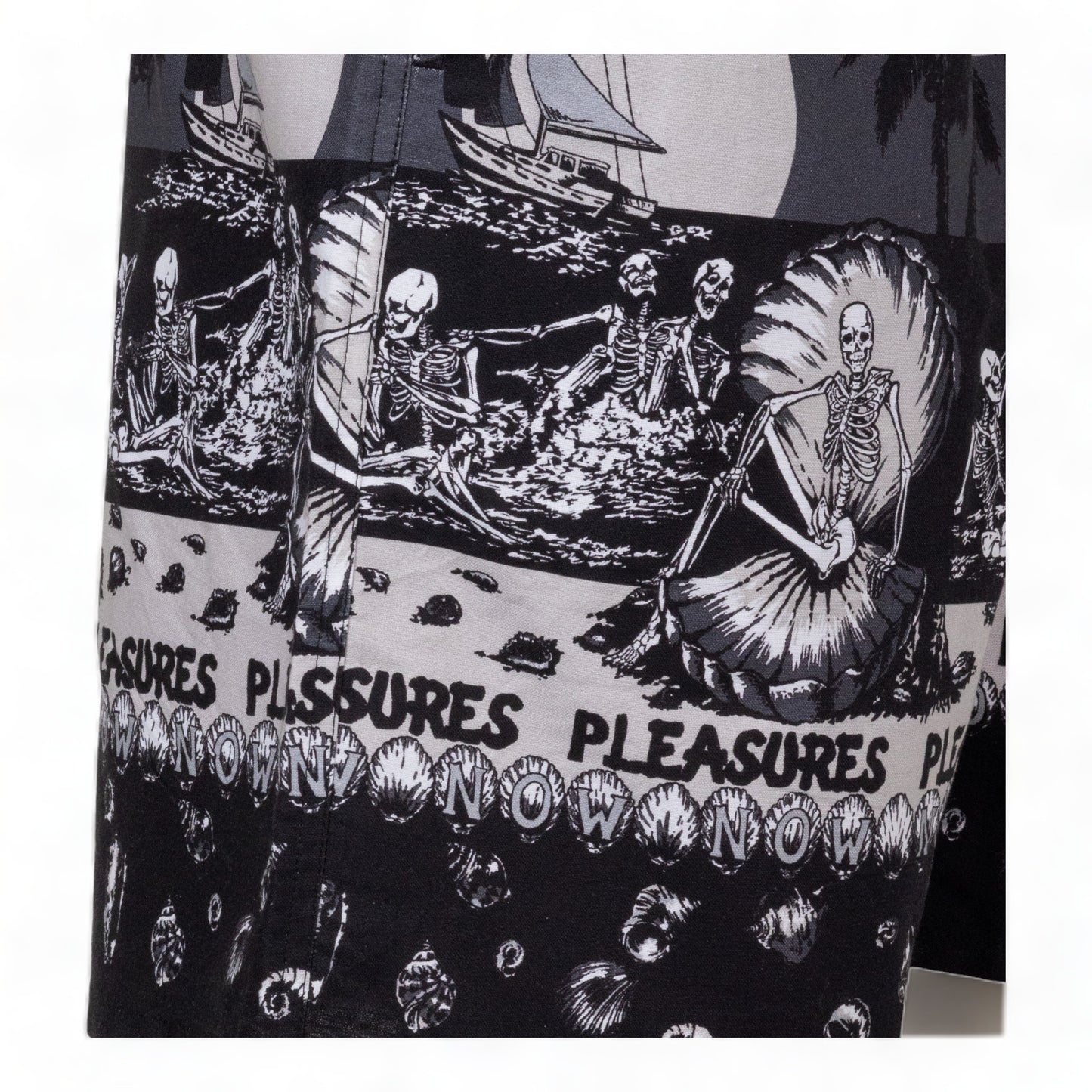 PLEASURES BEACH SHORT