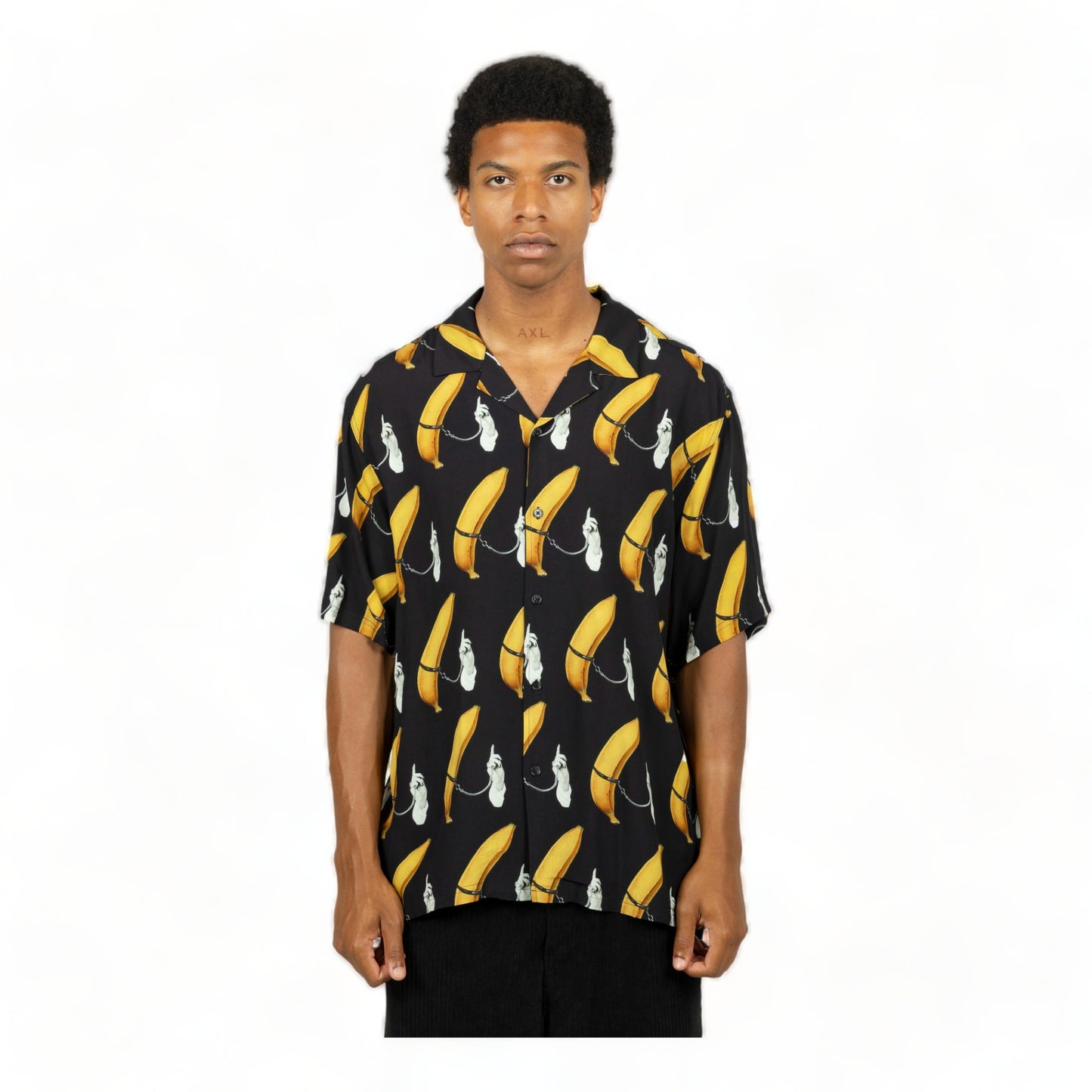 PLEASURES RINGS BUTTON DOWN