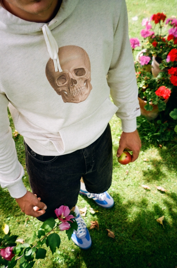 THE LOOSE COMPANY SKULL HOODIE