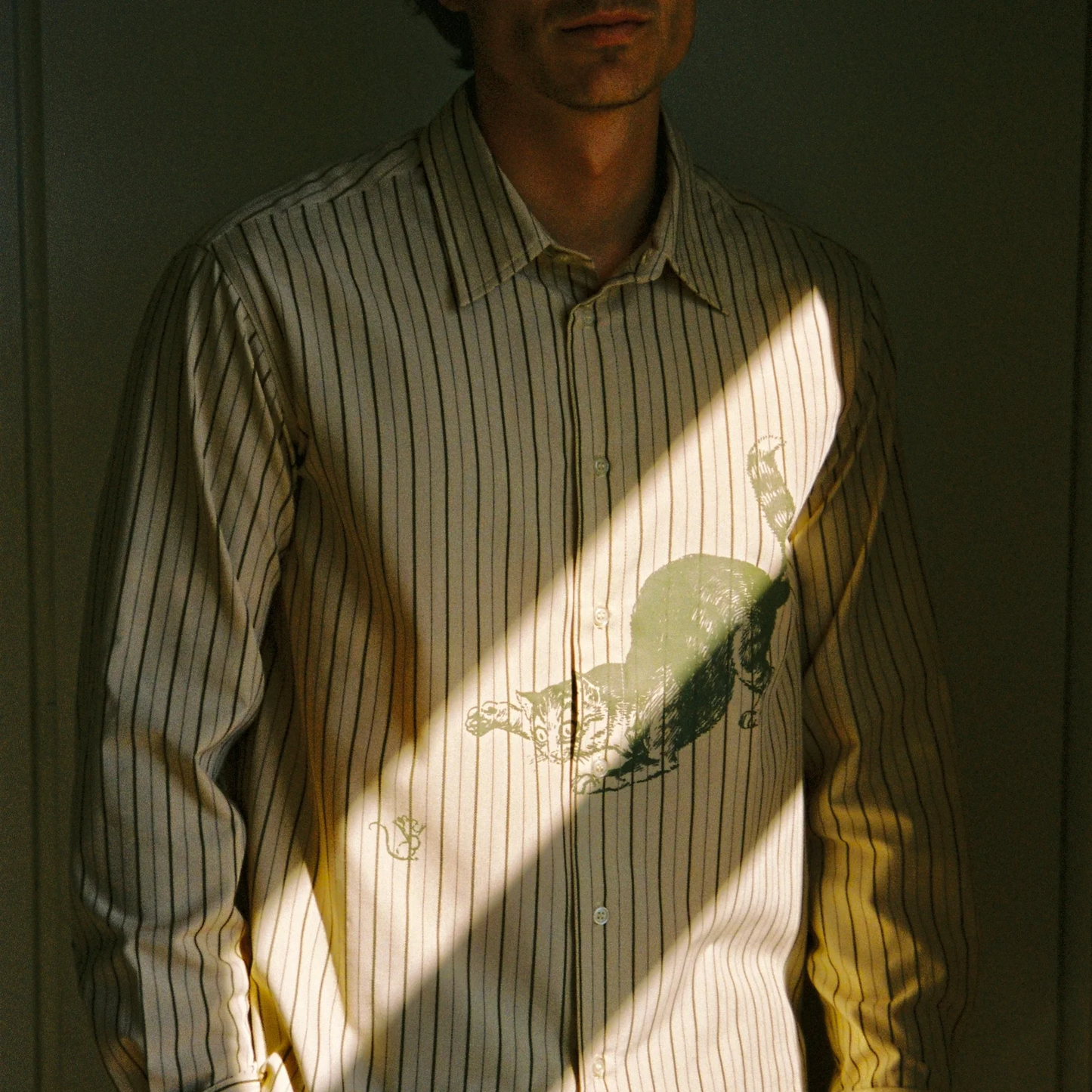 THE LOOSE COMPANY CAT & MOUSE OXFORD SHIRT
