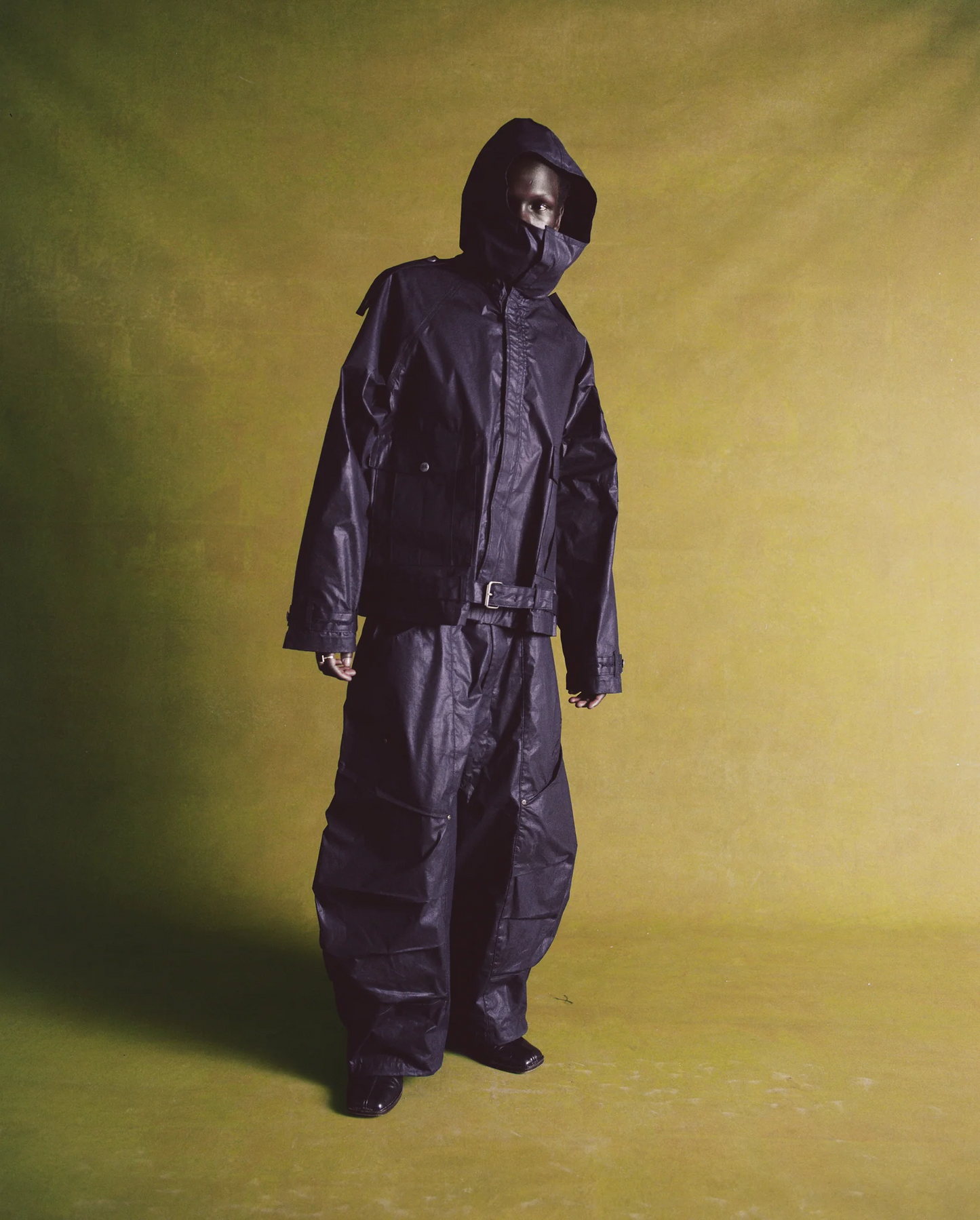 ART COMMUNITY WAXED INDIGO PARACHUTE JAPANESE NYLON PANT