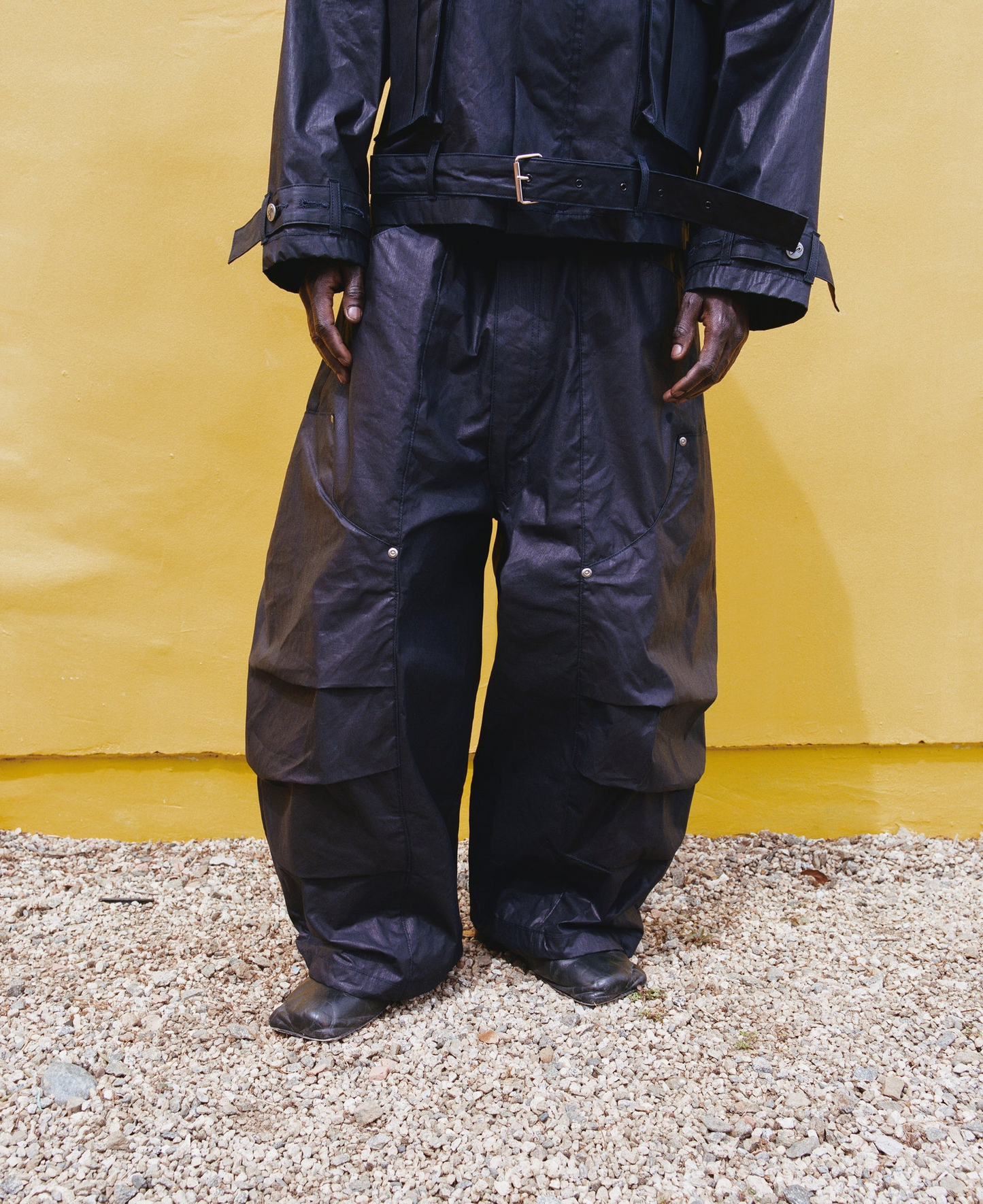ART COMMUNITY WAXED INDIGO PARACHUTE JAPANESE NYLON PANT