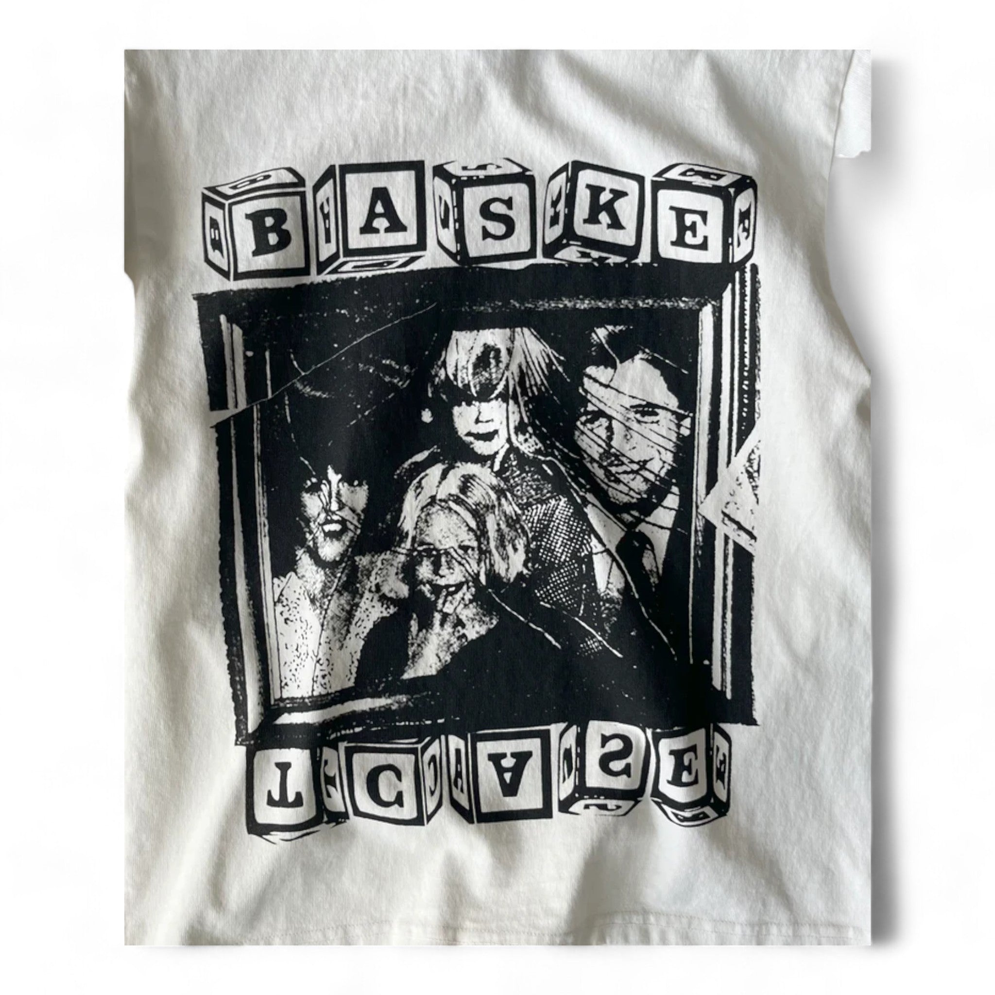 Basketcase Gallery Happy Familie Tee