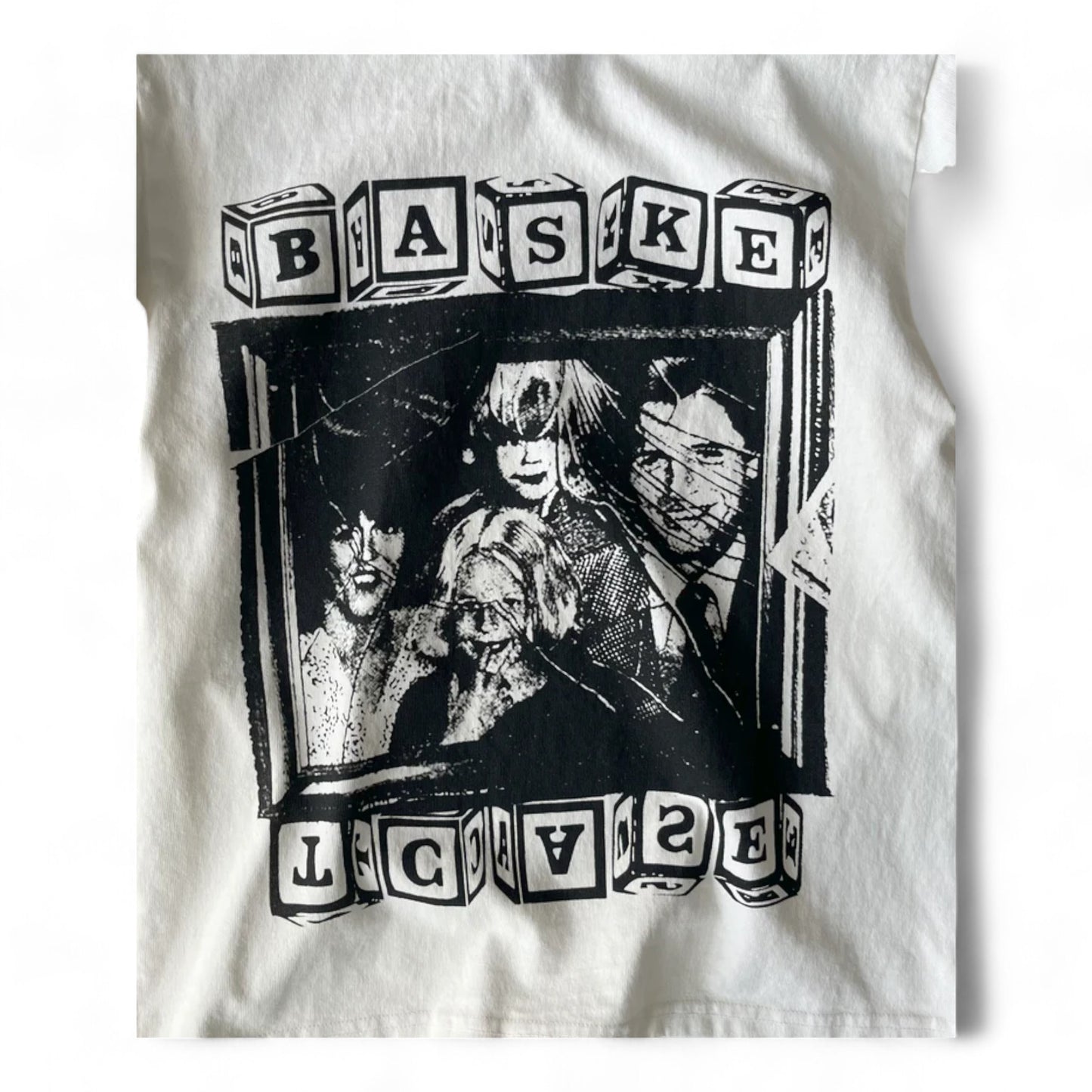 BASKETCASE GALLERY HAPPY FAMILIE TEE