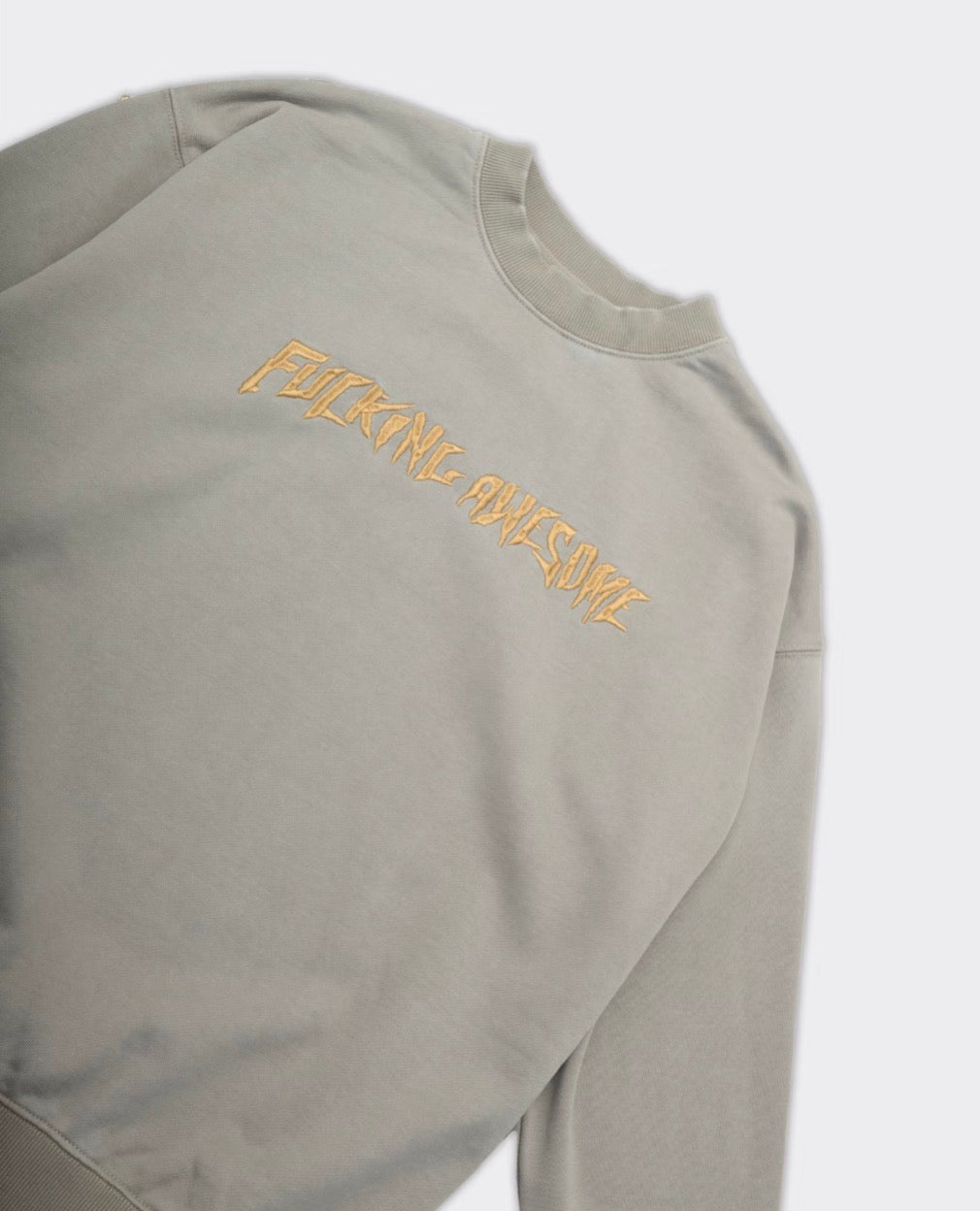 Fucking Awesome Distressed Grigia Crewneck