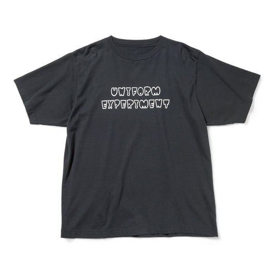 UNIFORM EXPERIMENT AUTHENTIC LOGO TEE