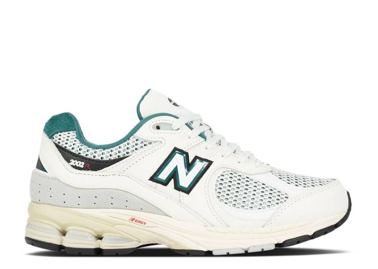 NEW BALANCE 2002R 'POUCH - NIGHTWATCH GREEN' - deviceone